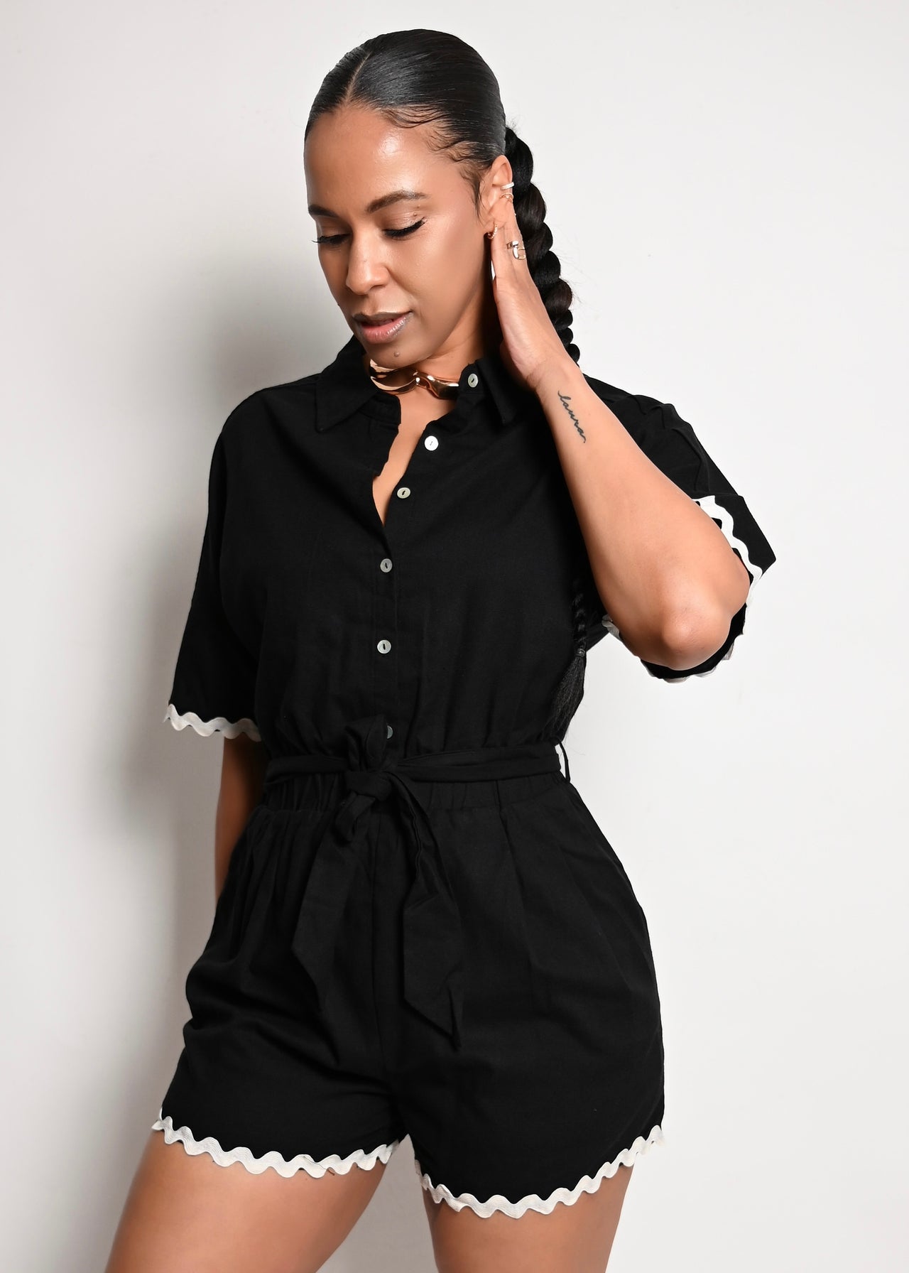 TRIM DETAILED LINEN BUTTON UP ROMPER | BLACK